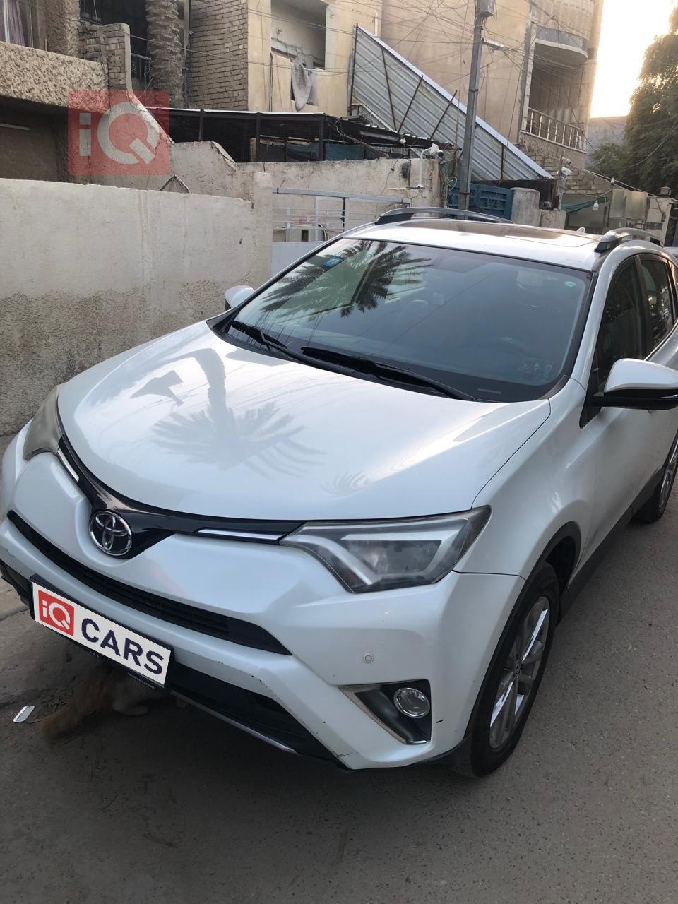 تۆیۆتا ڕاڤ 4